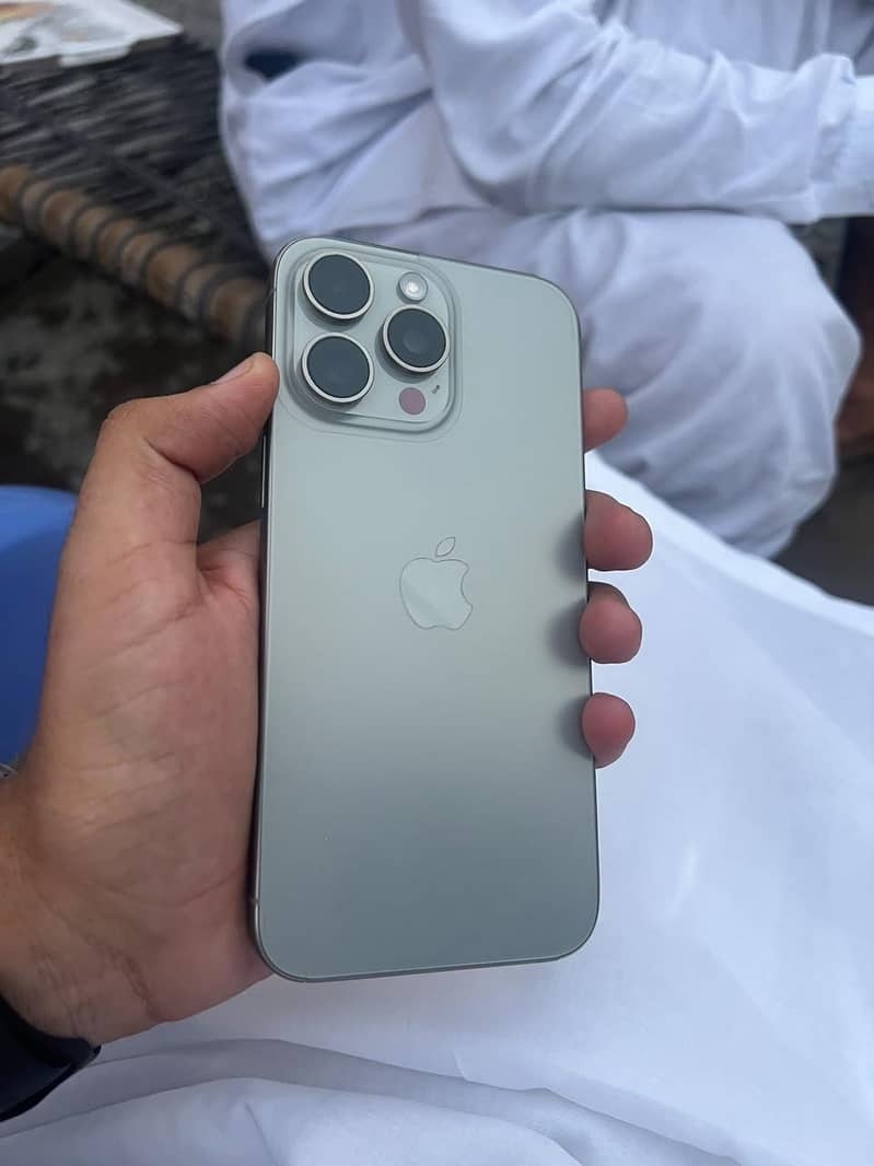 Apple iPhone 15 Pro Max 7