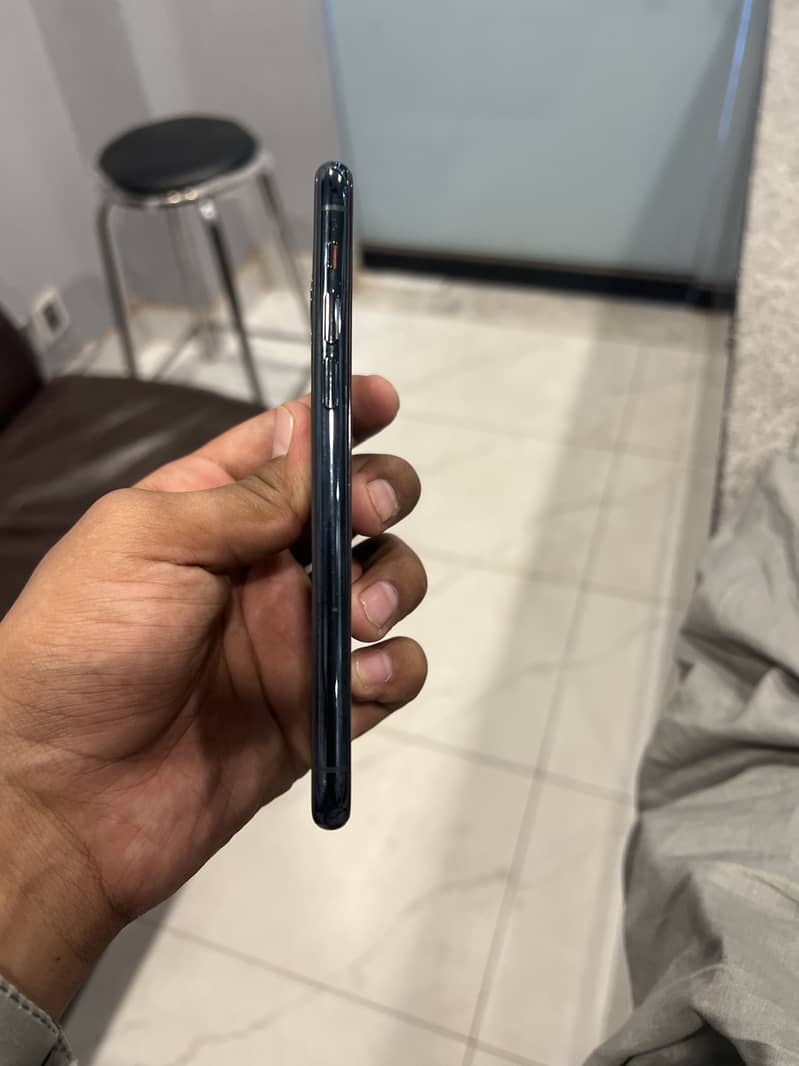 Apple iPhone 11 Pro 1