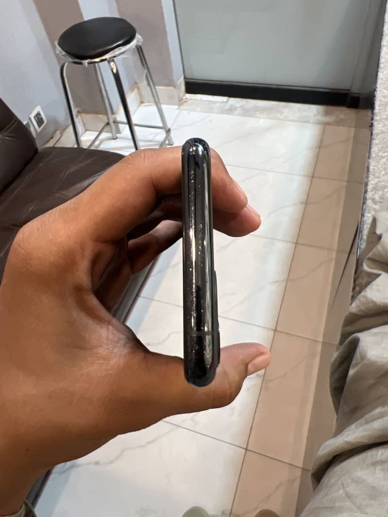 Apple iPhone 11 Pro 3