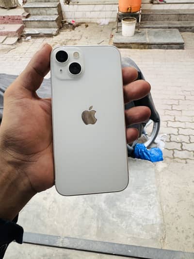 Apple iPhone 13