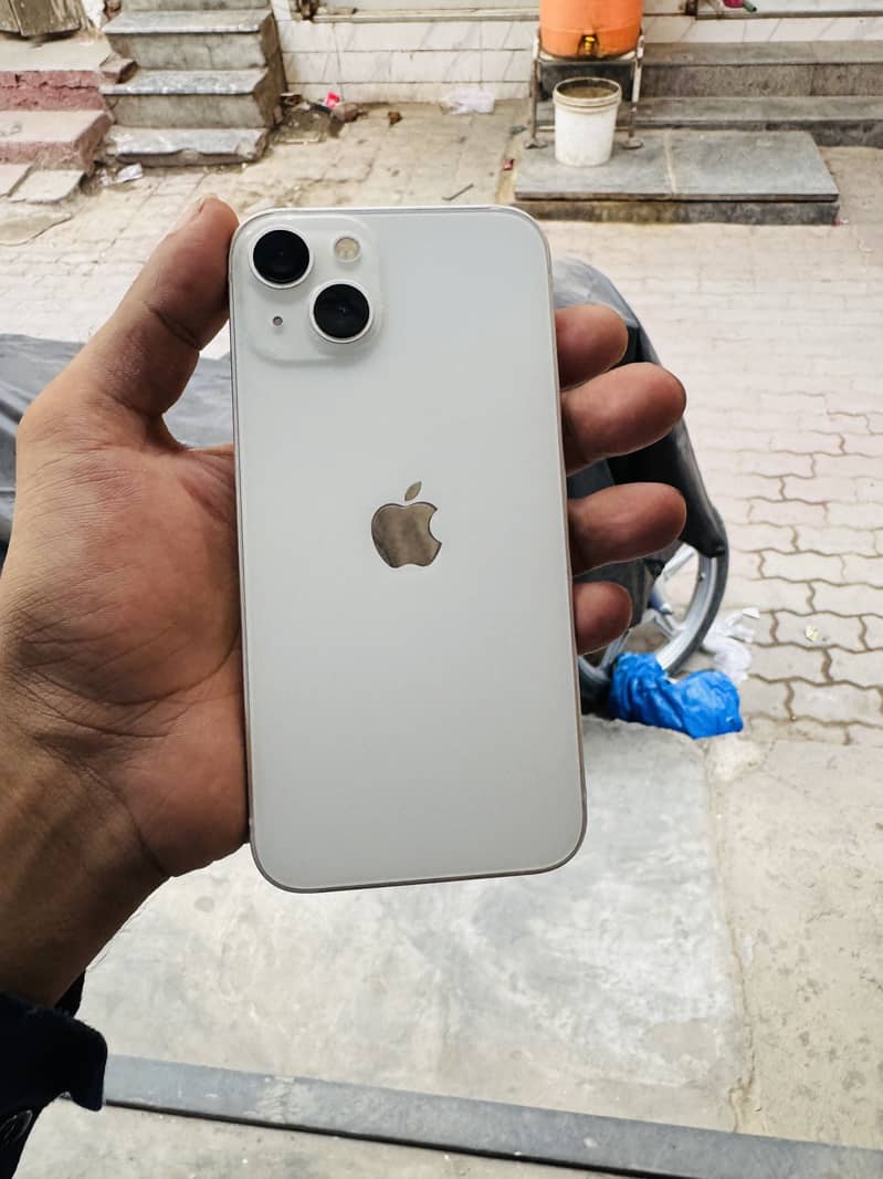 Apple iPhone 13 0