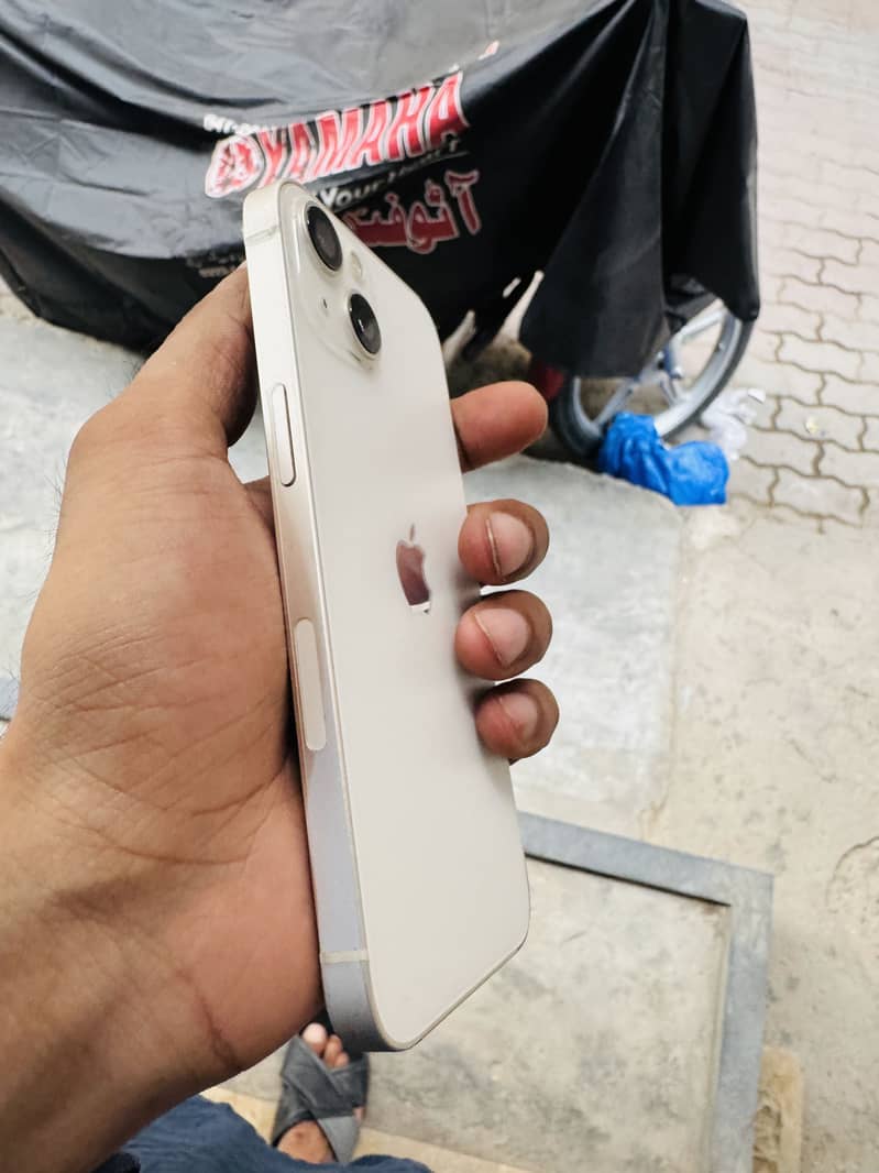 Apple iPhone 13 3