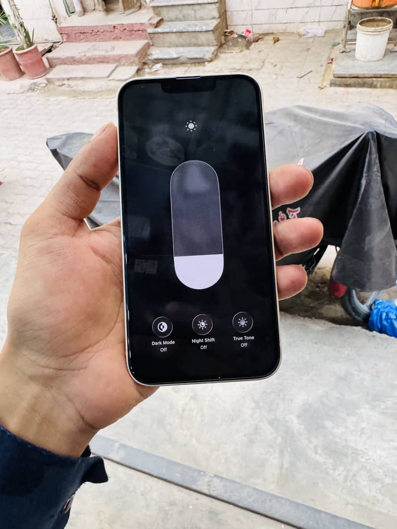 Apple iPhone 13 4