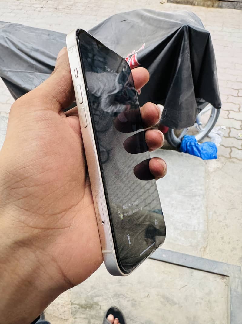 Apple iPhone 13 6