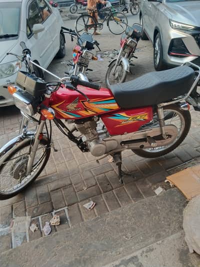 Honda 125 new 300 km Chali ha
