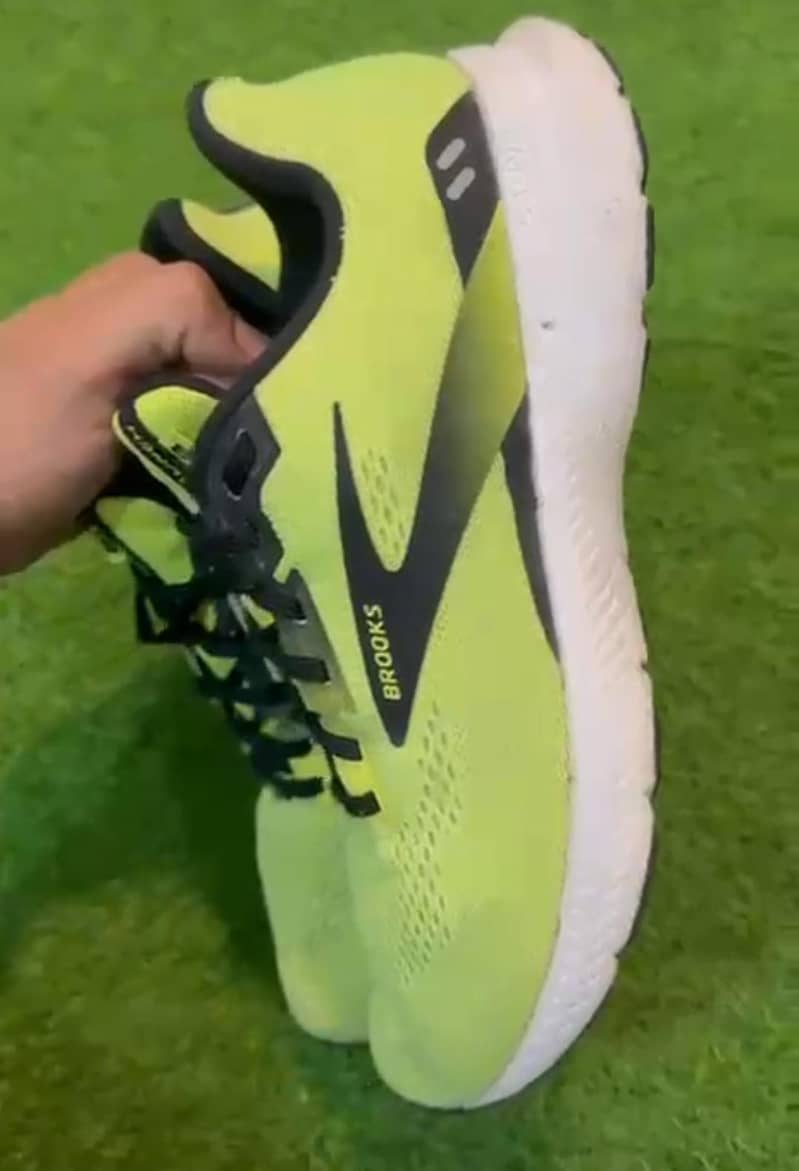 Brooks UK 9 1