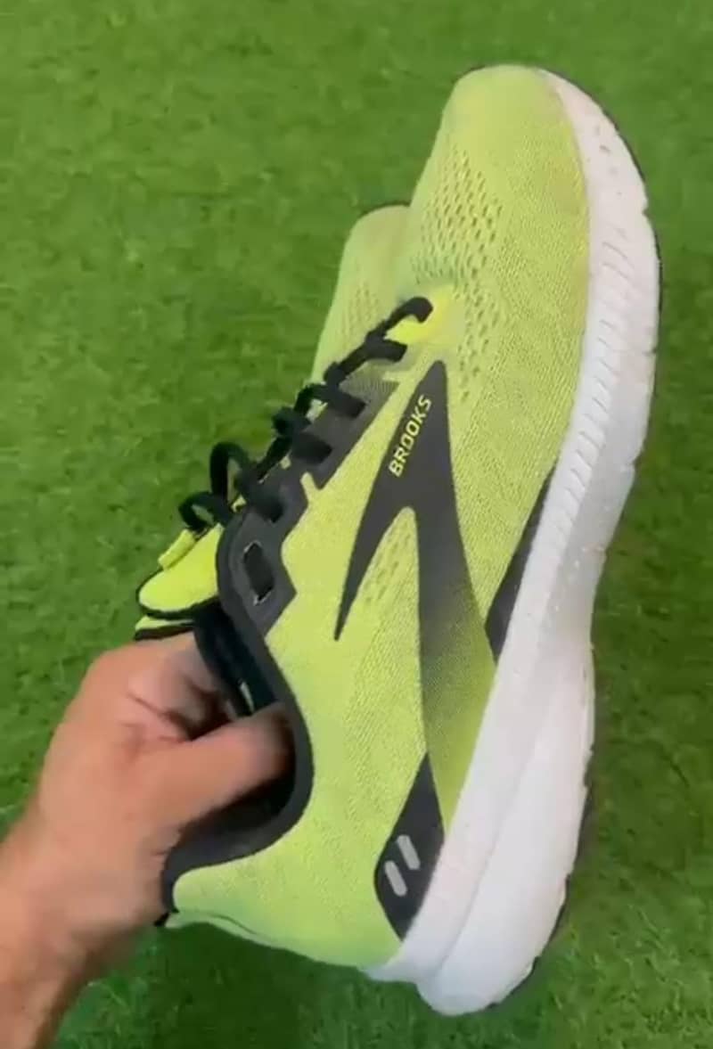 Brooks UK 9 2