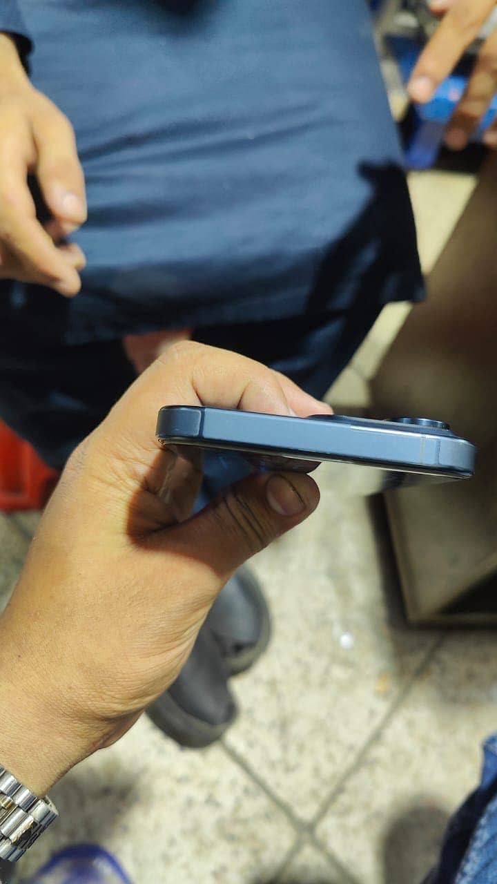 Apple iPhone 15 Pro Max 3