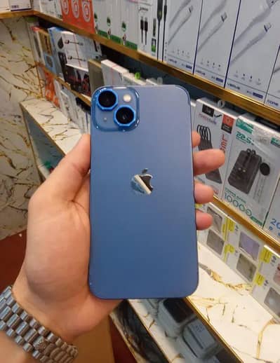 Apple iPhone 13