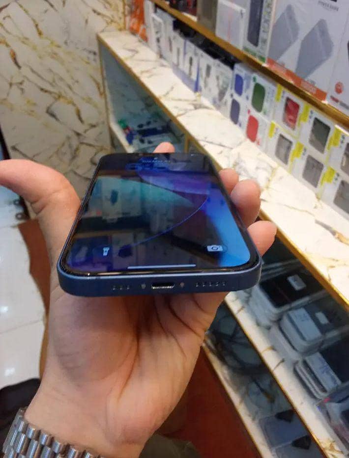 Apple iPhone 13 3