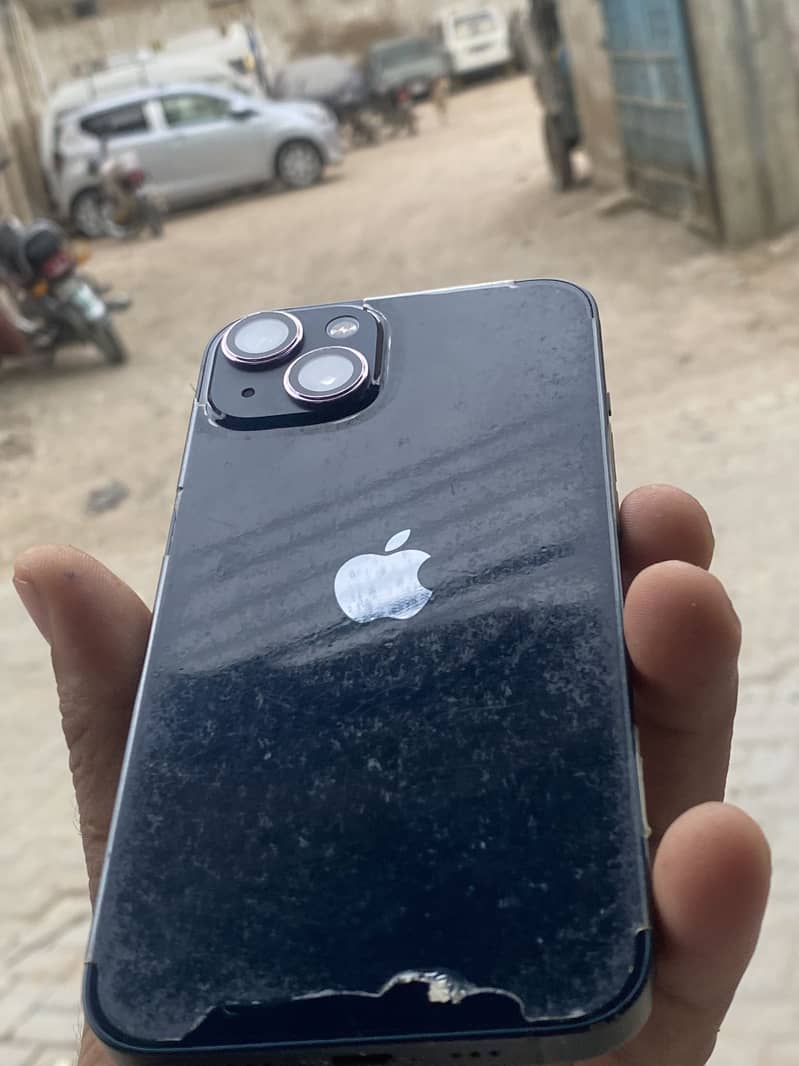 Apple iPhone 13 0