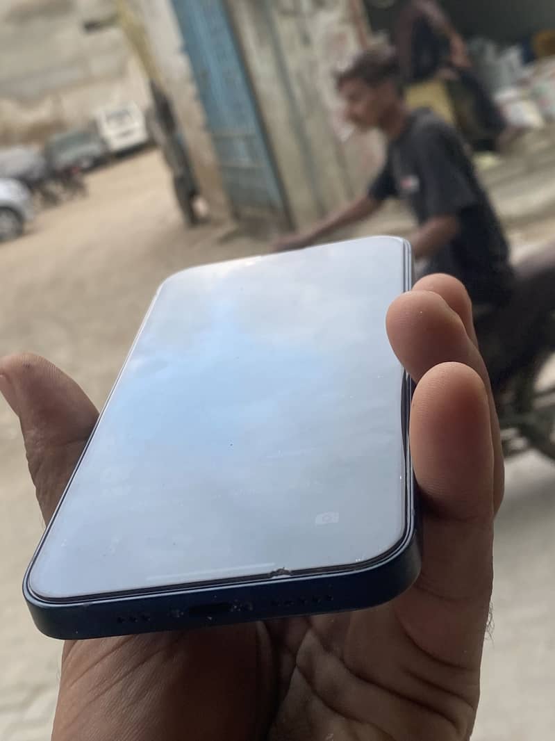 Apple iPhone 13 1