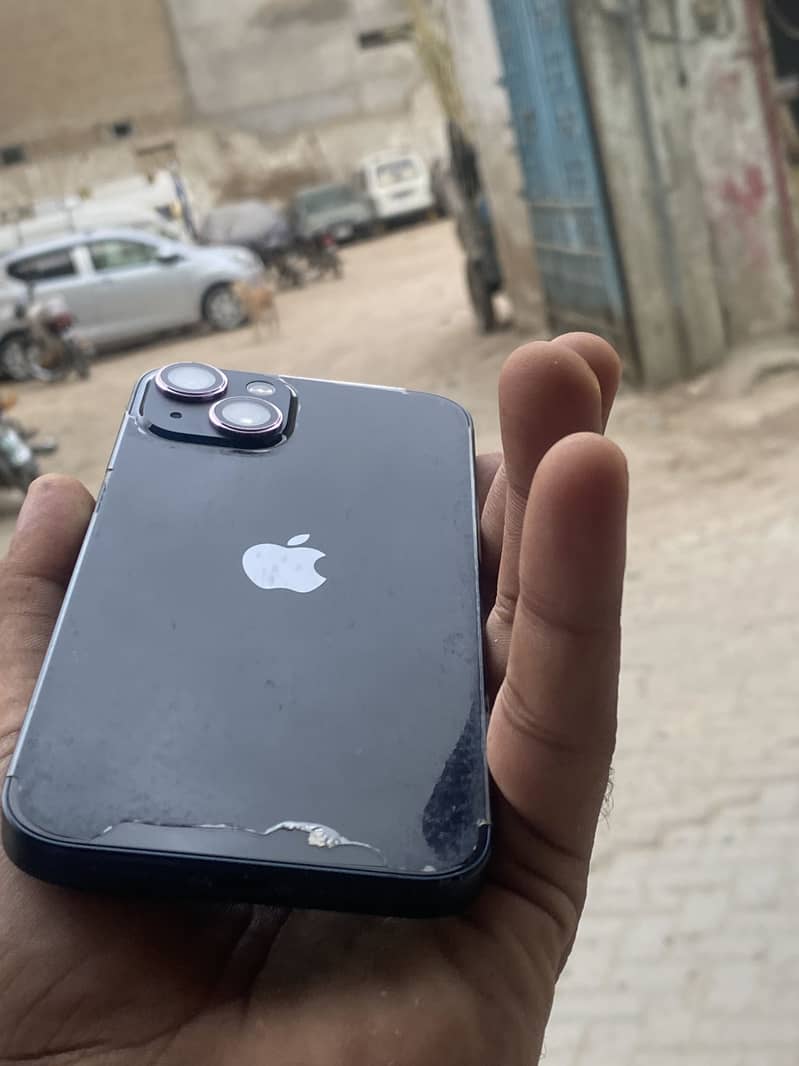 Apple iPhone 13 2