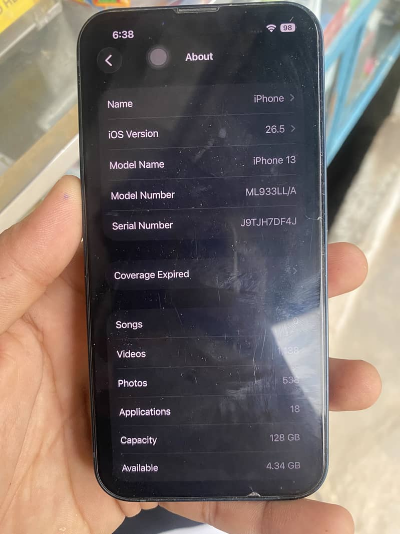 Apple iPhone 13 4