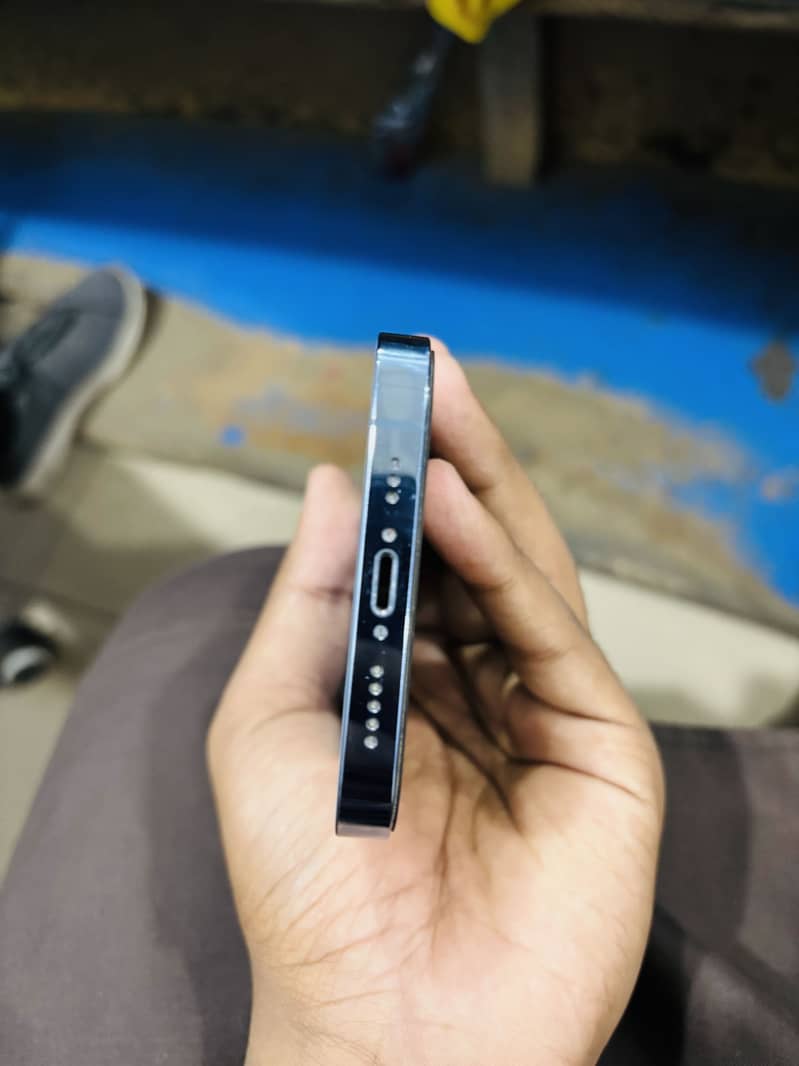 Apple iPhone 13 Pro 1