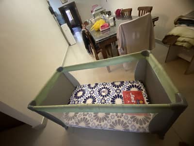 Kids sleeping bed/cot