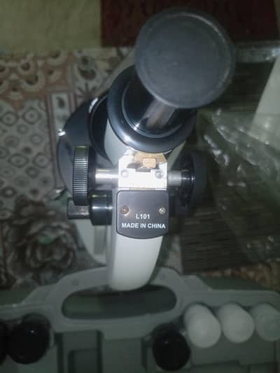 L-101 Series  Biological Microscope