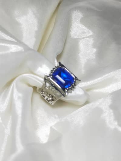 Blue Zirconia Statement Ring – Elegant Silver Finish