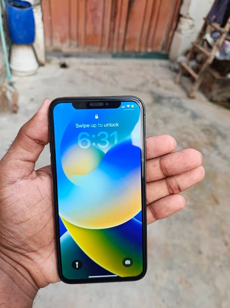 Apple iPhone X 5
