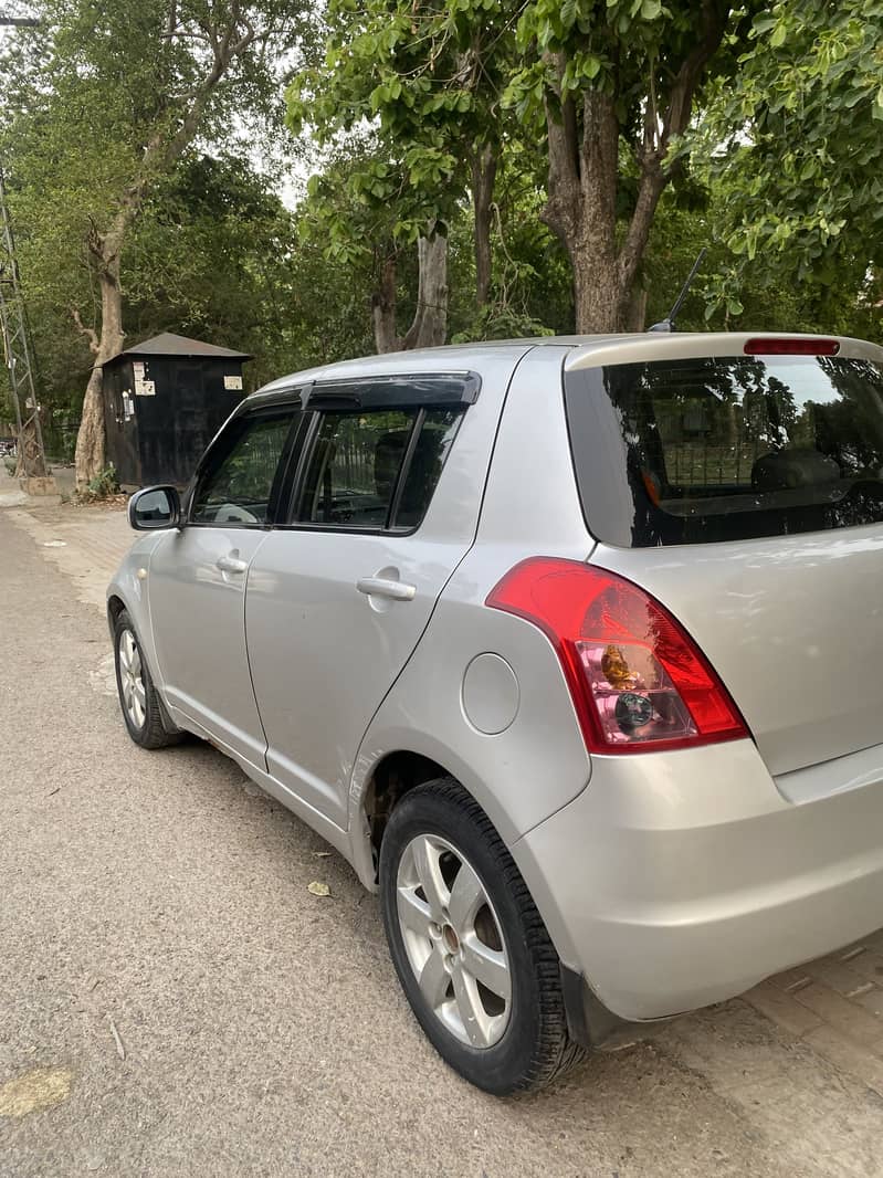 Swift DLX AUTOMATIC 2015 1