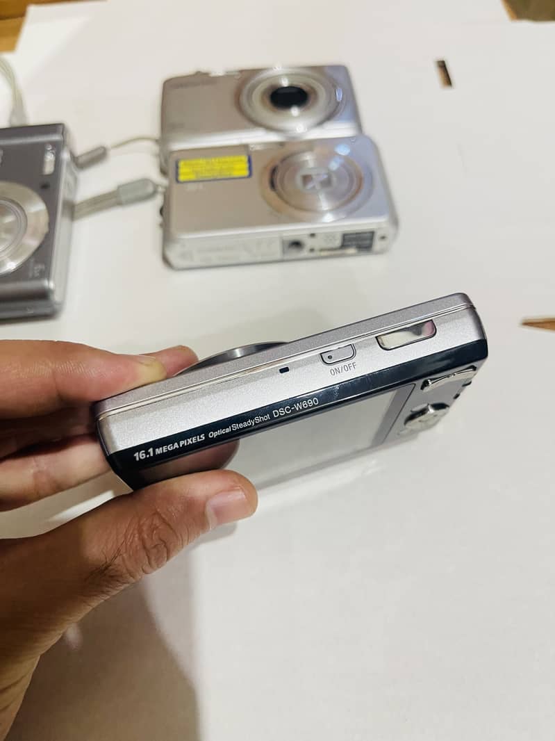 Digital cameras 3