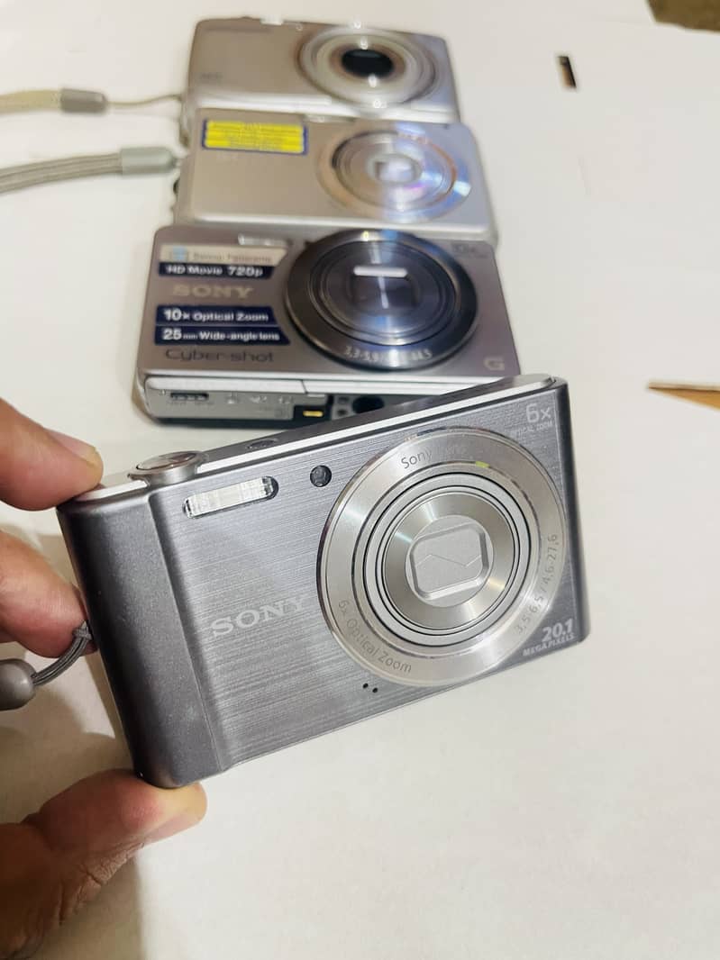 Digital cameras 4