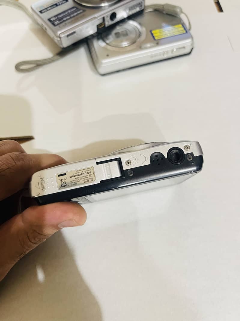 Digital cameras 15