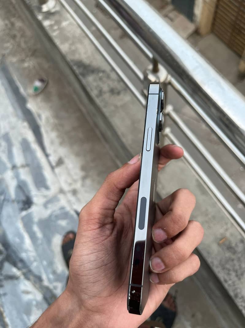 Apple iPhone 13 Pro Max JV BLACK 1