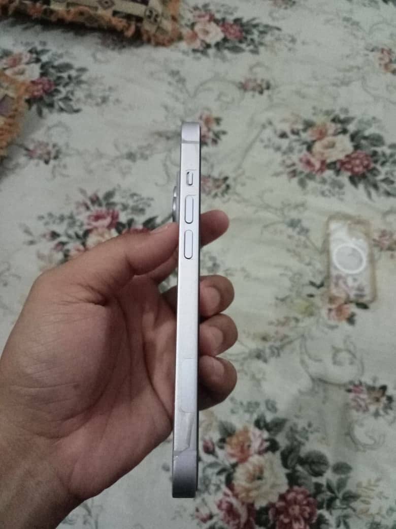Apple iPhone 14 2