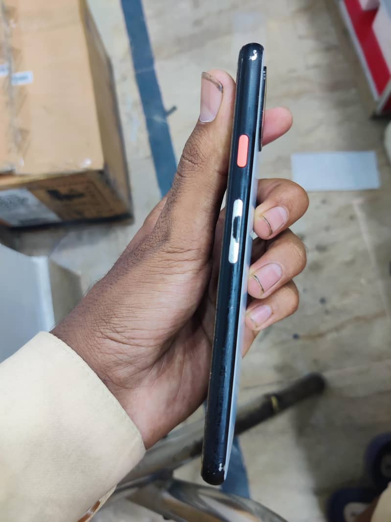 Google Pixel 4 3