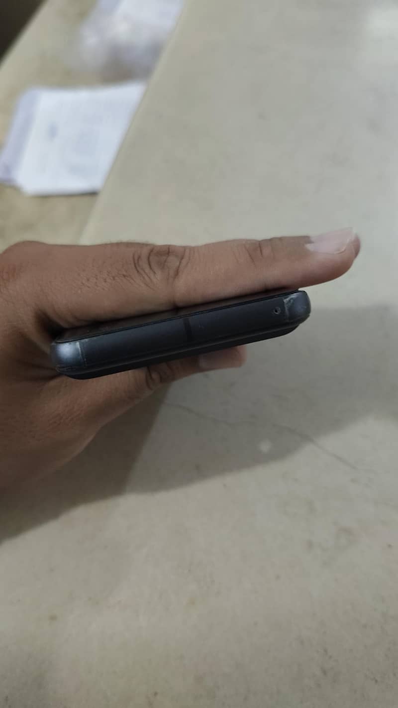 Google Pixel 8 4