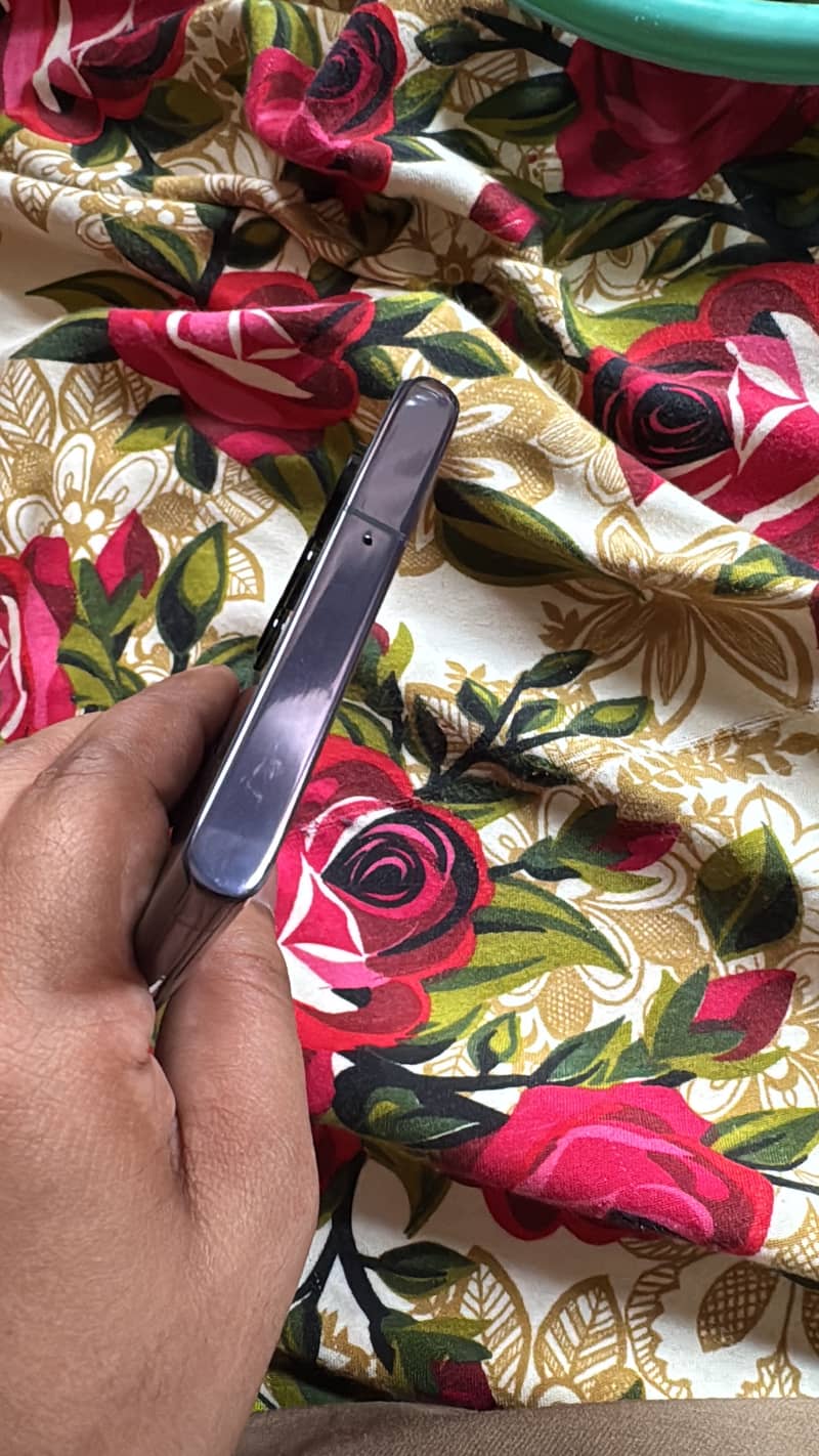 Samsung Mobile S22 Ultra 1
