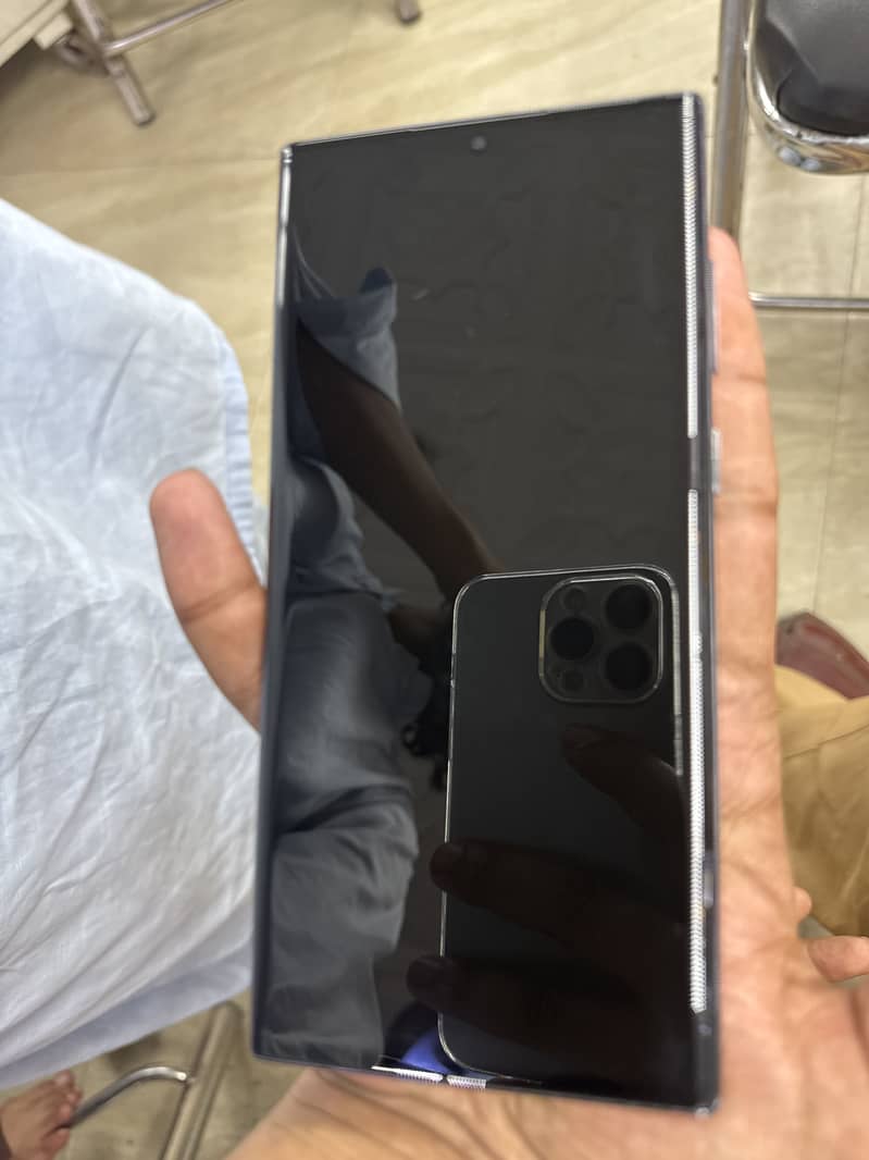 Samsung Mobile S22 Ultra 7
