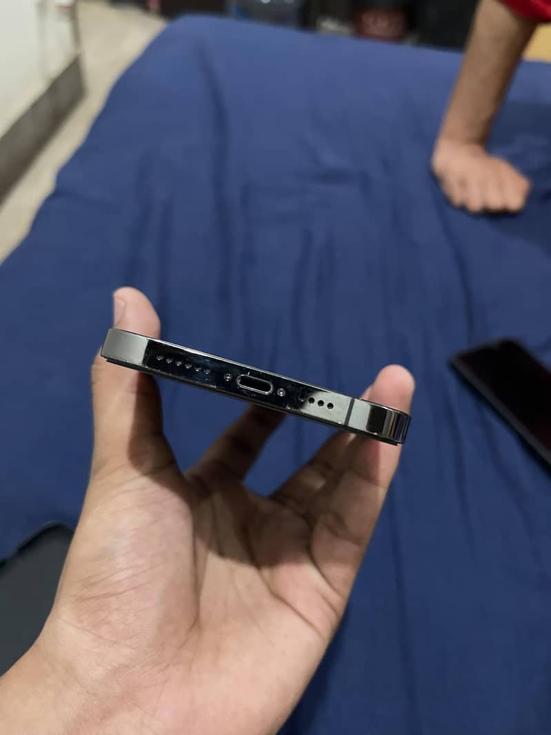 iphone 12 pro max 3