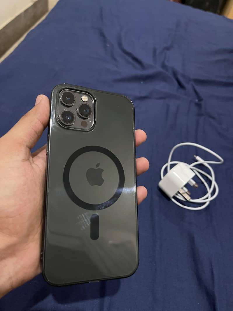 iphone 12 pro max 4