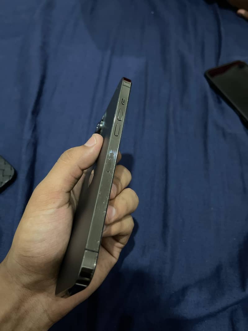 iphone 12 pro max 6