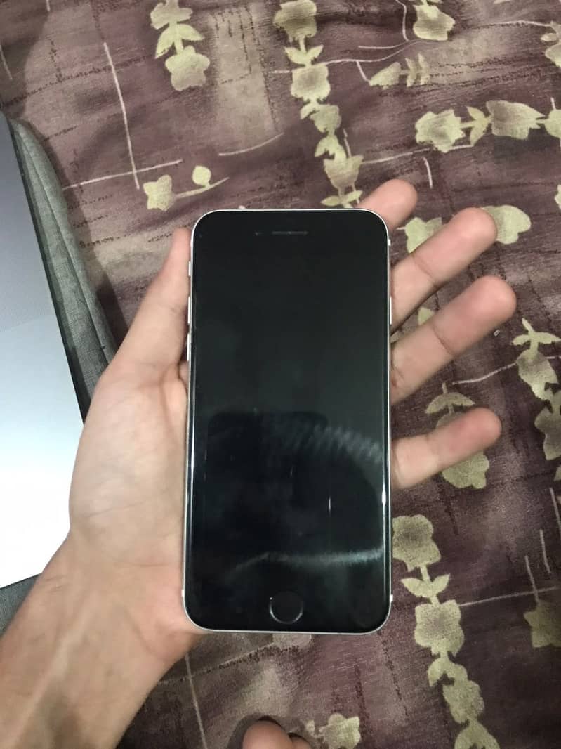 Apple iPhone SE 2020 3