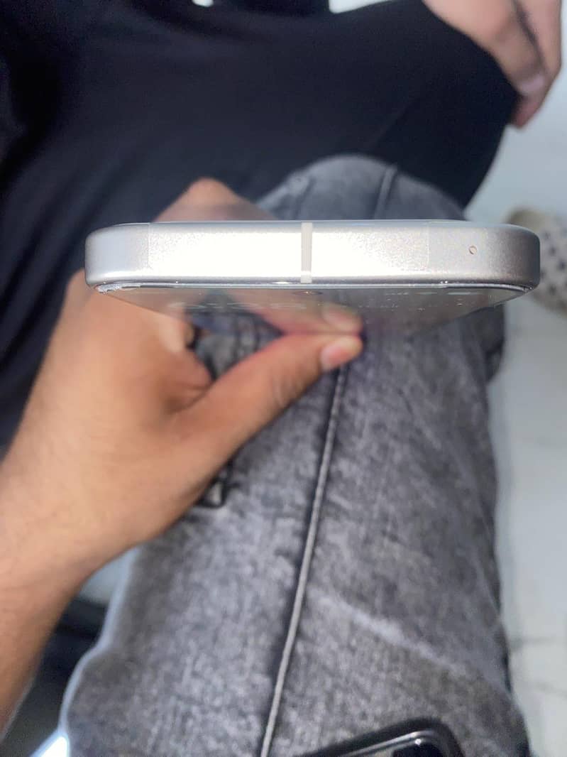Google Pixel 9 5