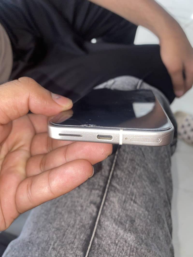 Google Pixel 9 6