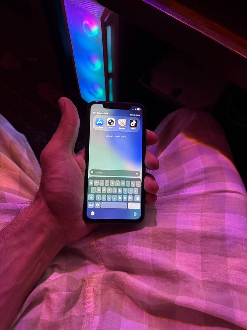 Apple iPhone 11 0