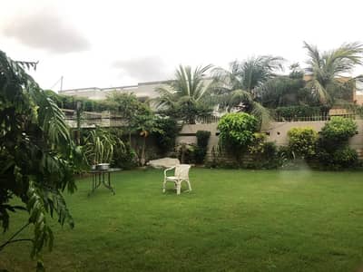 Chance Deal 1000yards Beautiful Bungalow In Golf course Street Dha Phase 4
