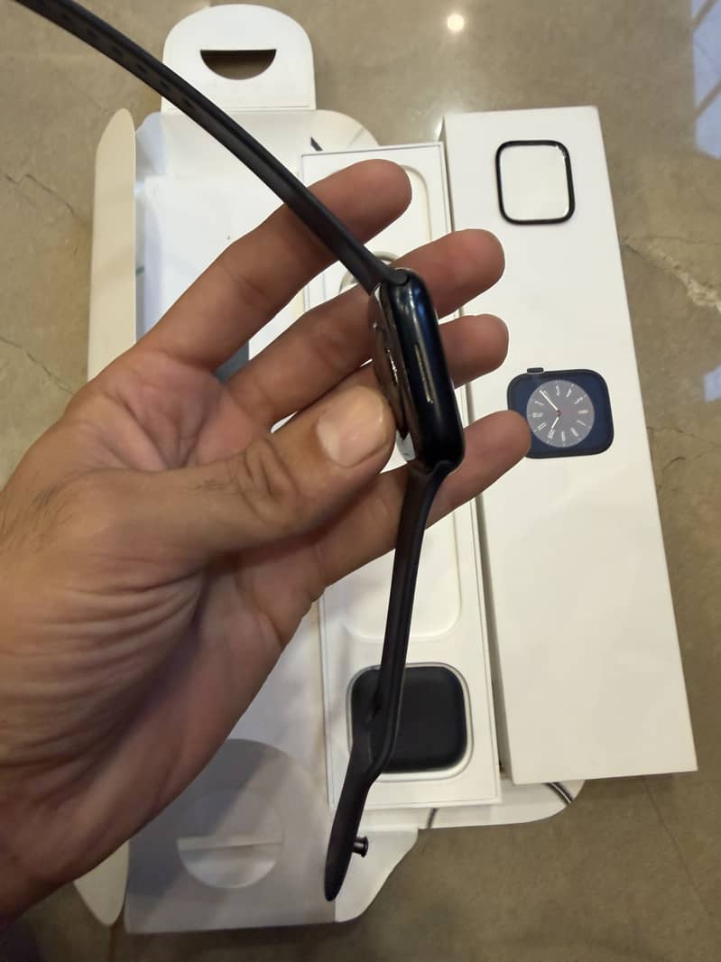 Apple watch series 8 3