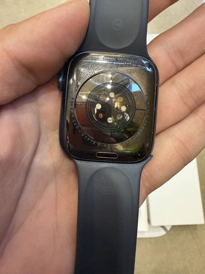 Apple watch series 8 4
