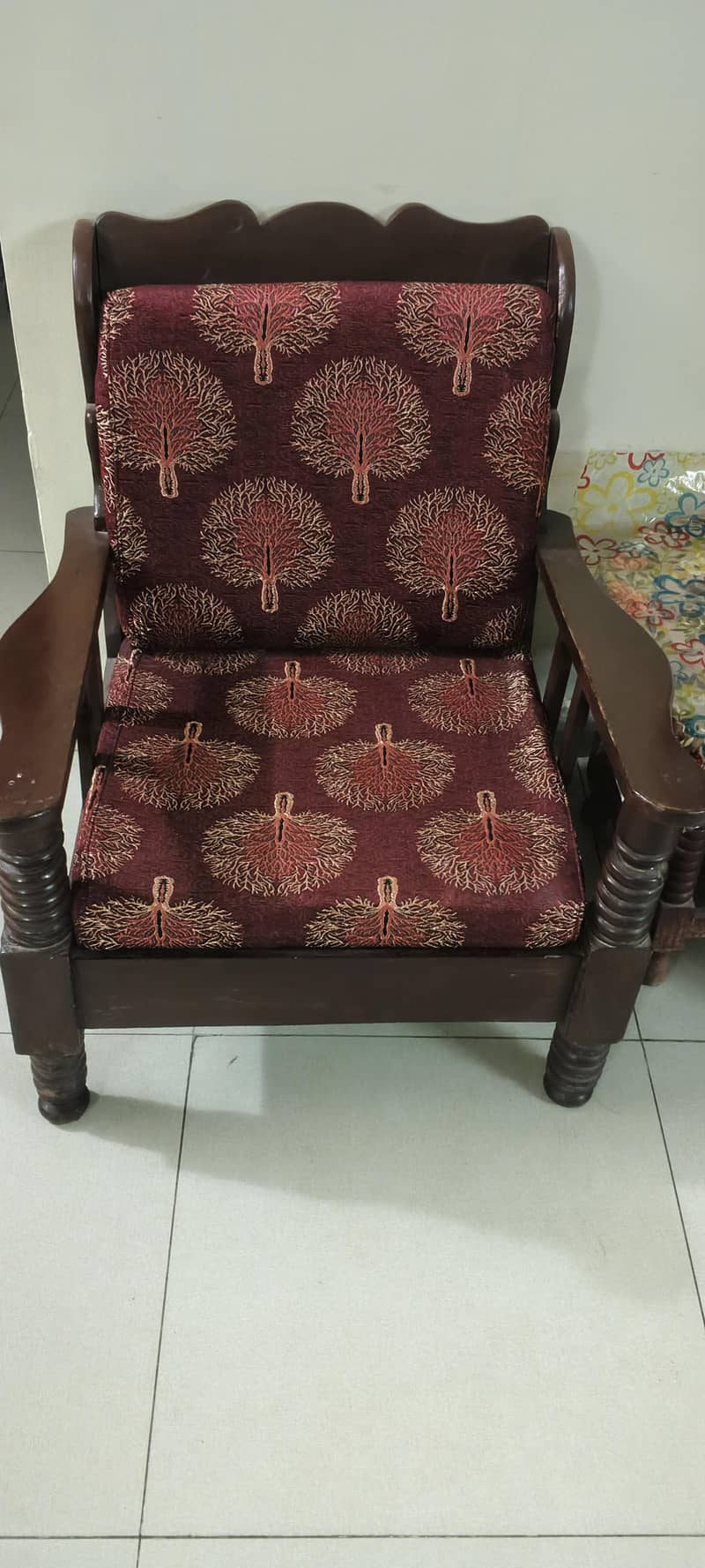 5 seater sofa in good condition 4