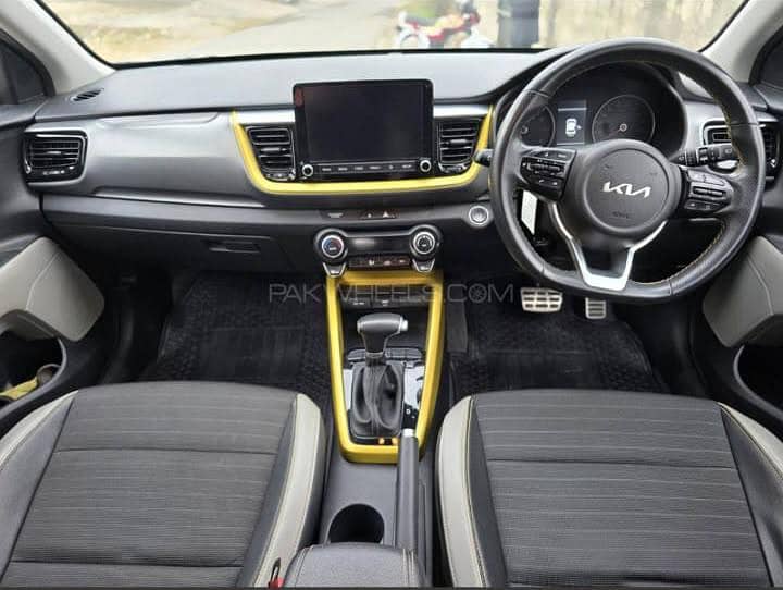 KIA STONIC 2021 7