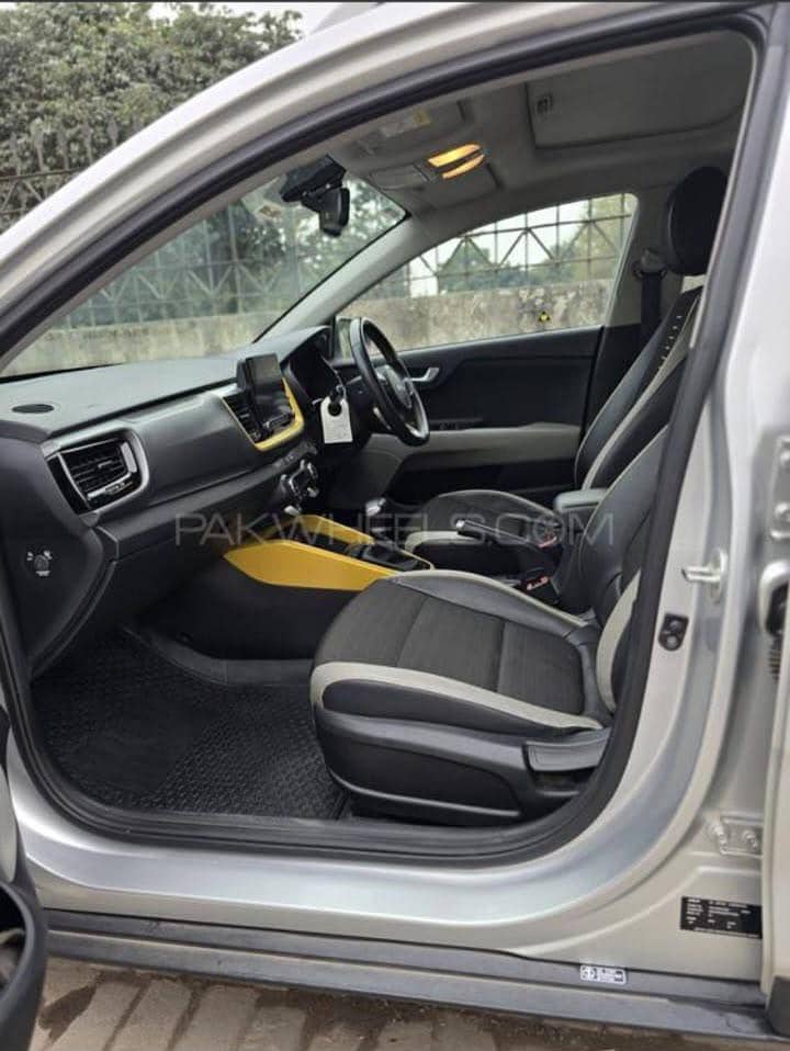 KIA STONIC 2021 9