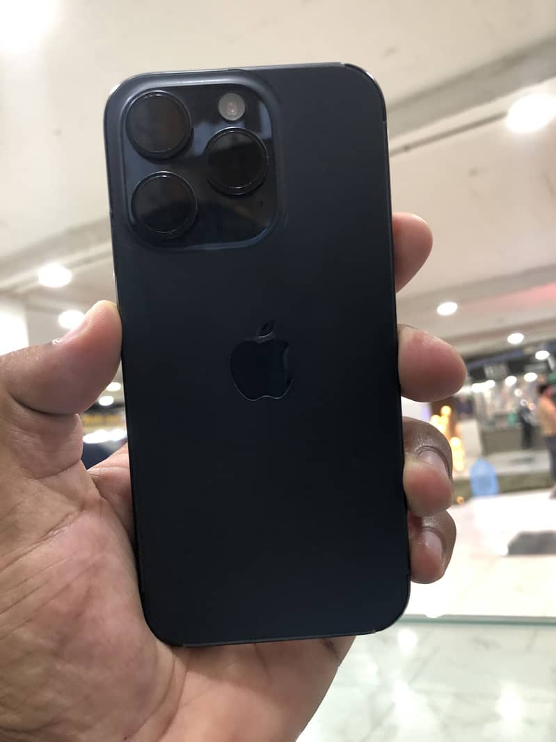 Apple iPhone 15 Pro 0