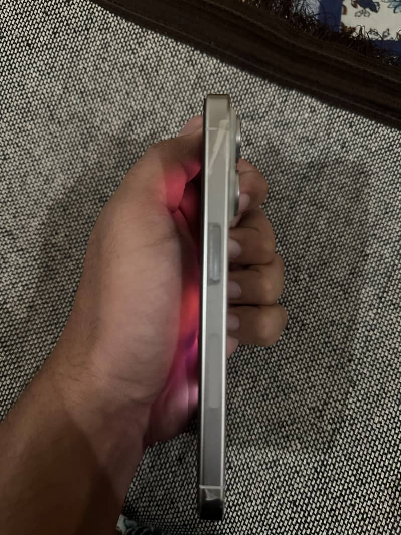 Apple iPhone 15 Pro Non Pta 2
