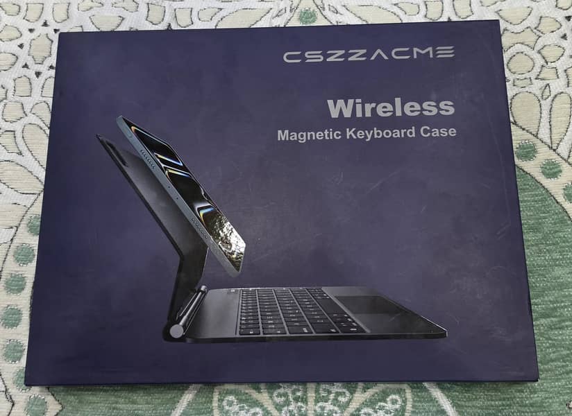iPad Pro 13 M5 Wireless Keyboard Case 1