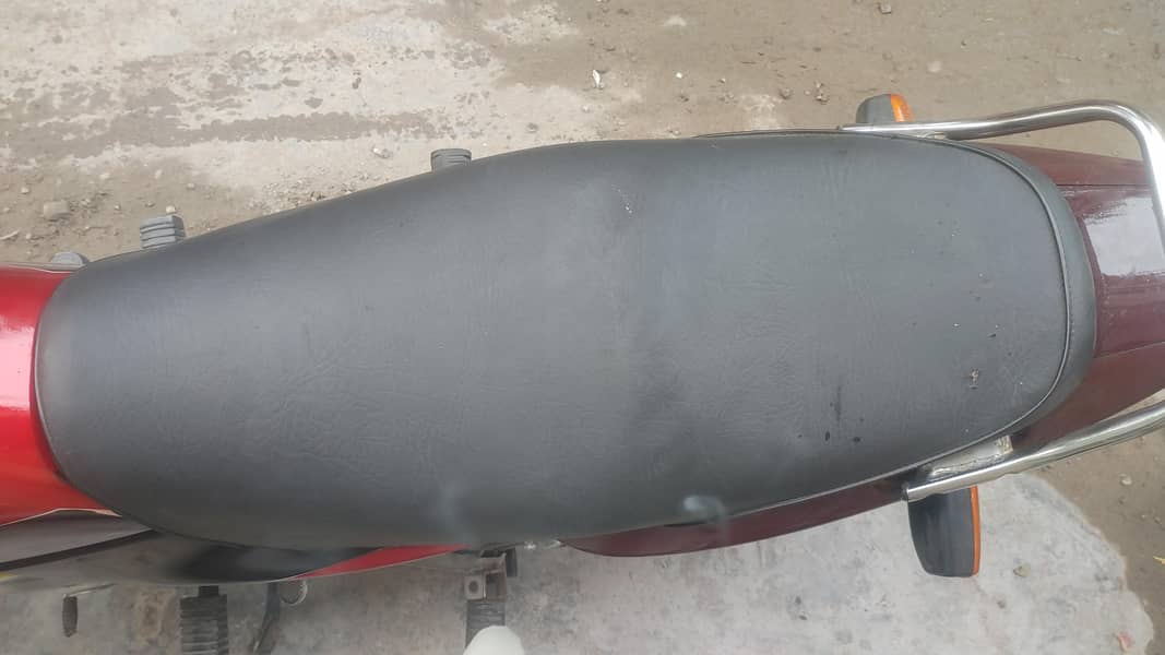 Honda 125 Delux 6